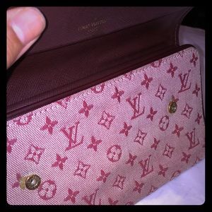 Louis Vuitton mini Lin Wallet